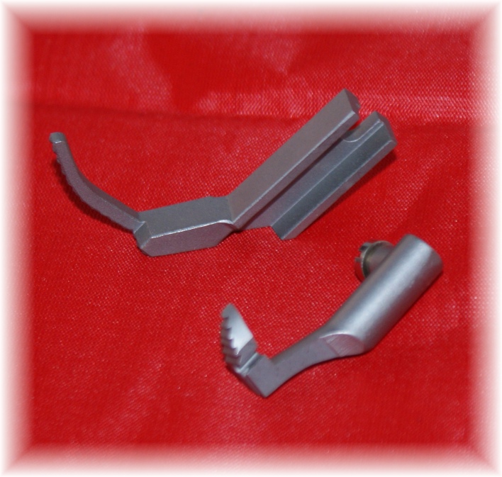 Piedino Zigrinato Con Cerniera Destra GCKP269RN - Compatibile Con Macchine Da Cucire Durkopp Adler 67, 167, 267, 69, 269